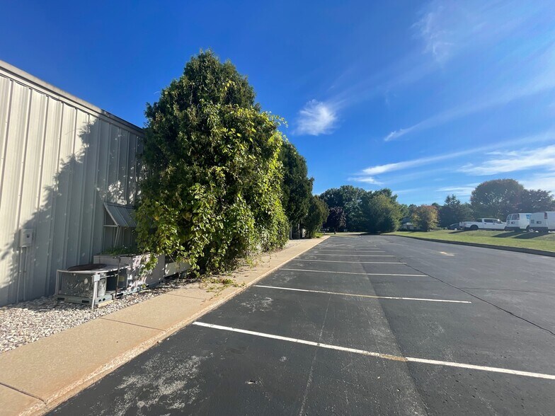 More Photos Of 2291 Traversefield Dr, Traverse City Manufacturing For Lease