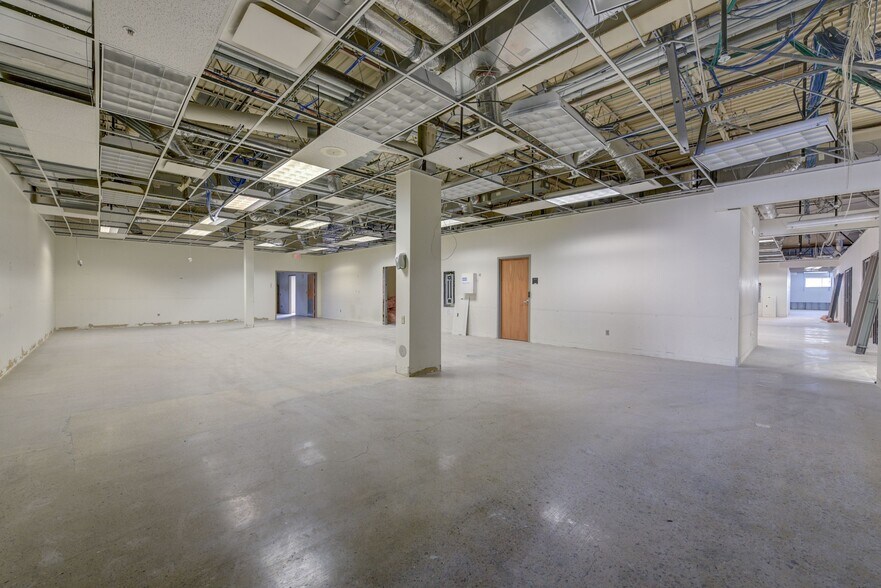 More Photos Of 1320 Taylor St, Elyria Warehouse For Lease