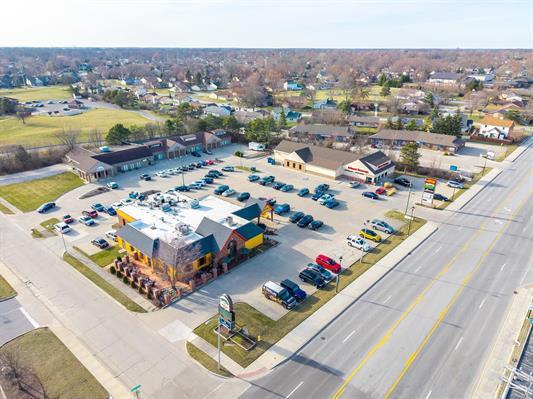 More Photos Of 2789 Maplecrest Rd, Fort Wayne Freestanding For Sale