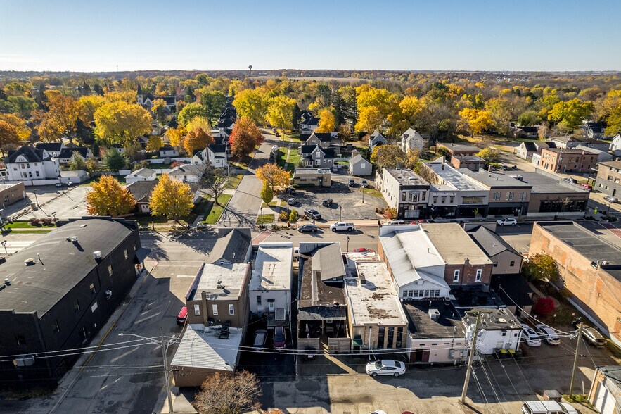 More Photos Of 209 W Main St, Genoa Bar For Sale