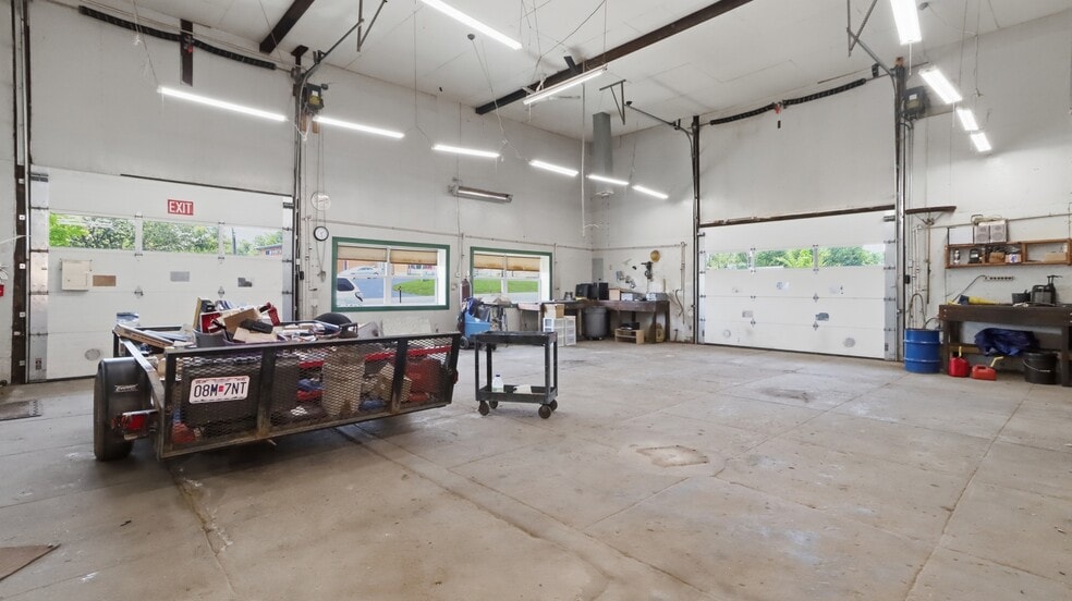 More Photos Of 301 N Elm St, Mountain View Auto Salvage Facility For Sale