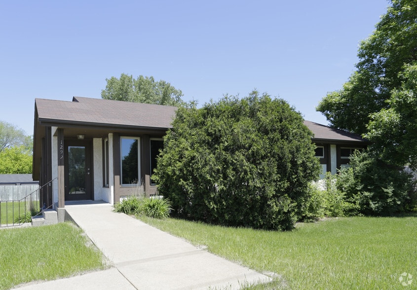 Primary Photo Of 1299 NE Mississippi St, Fridley Medical For Sale