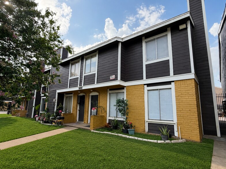 Primary Photo Of 12606 Ashford Meadow Dr, Houston Multifamily For Sale