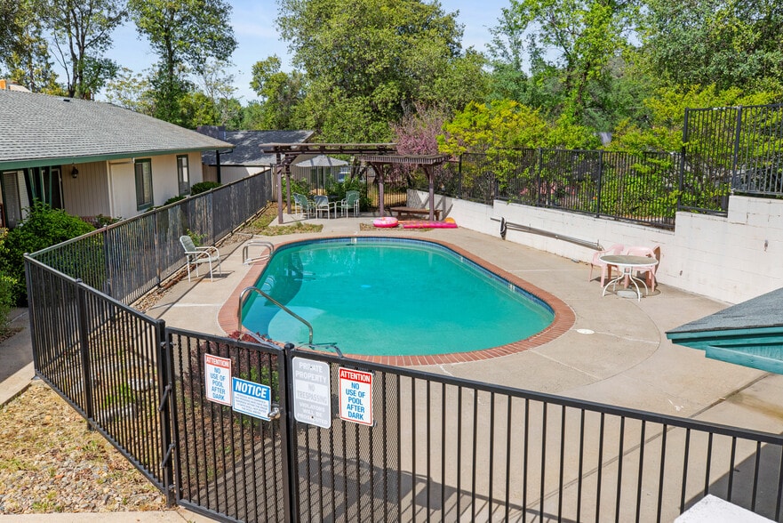 More Photos Of 91 Summit Ave, Sonora Apartments For Sale