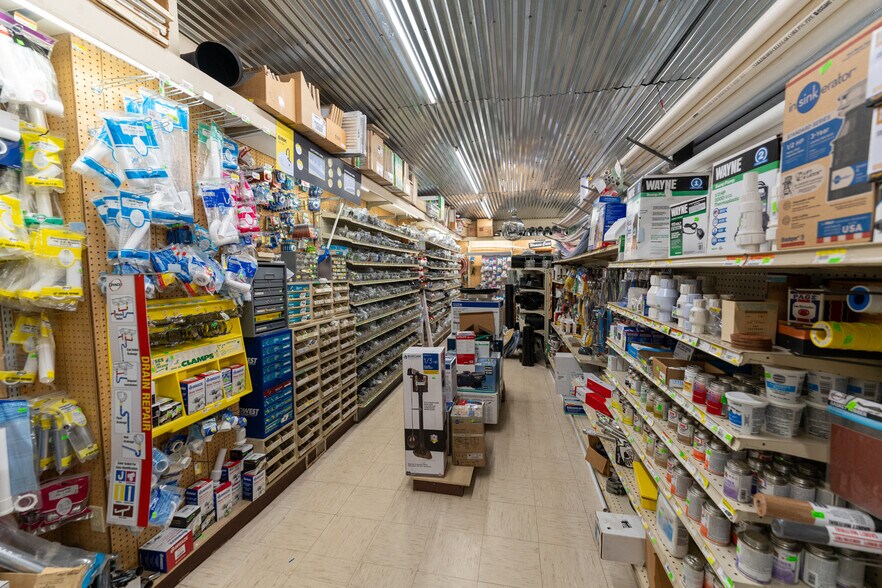 More Photos Of 7861 Mystic Lake Dr, Lake Storefront For Sale