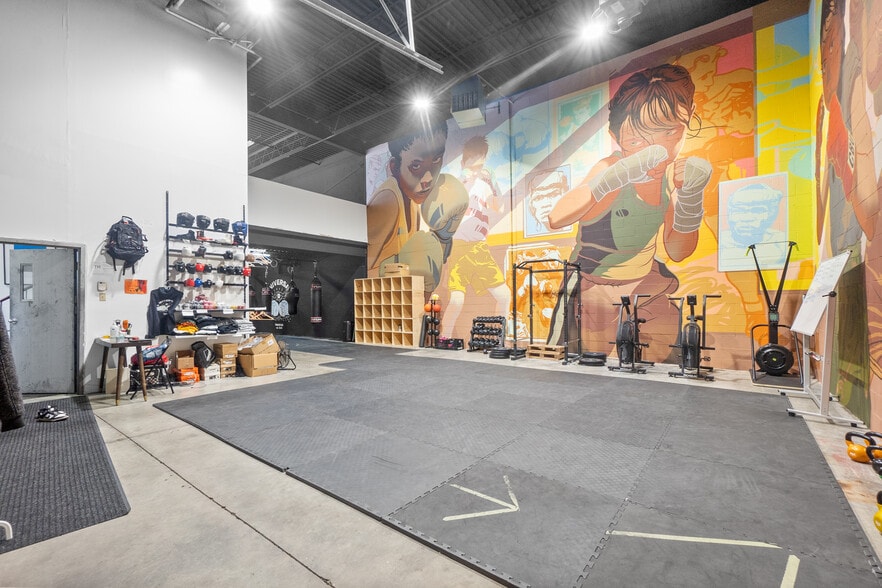 More Photos Of 403-409 Rue Saint-Roch, Montréal Warehouse For Sale