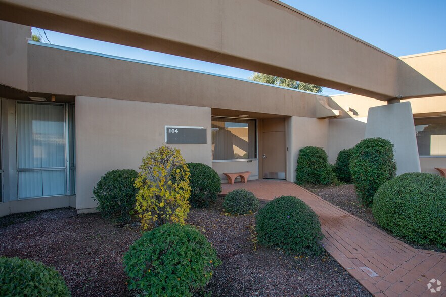More Photos Of 310 N Wilmot Rd, Tucson Medical For Lease