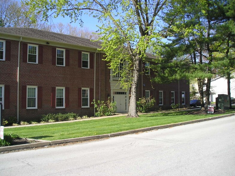 More Photos Of 105 Chesley Dr, Media Office For Lease