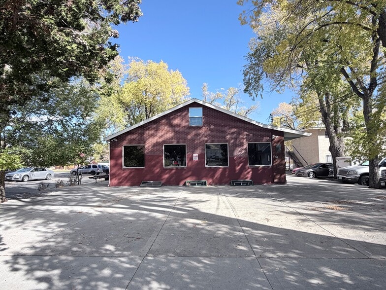 More Photos Of 404 S Pratt Ave, Carson City Office For Sale