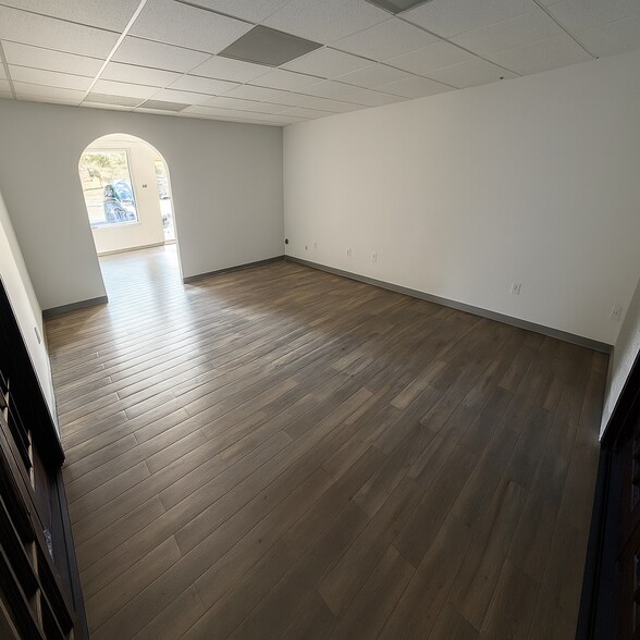 More Photos Of 42 Thompson St, East Haven Self Storage For Lease