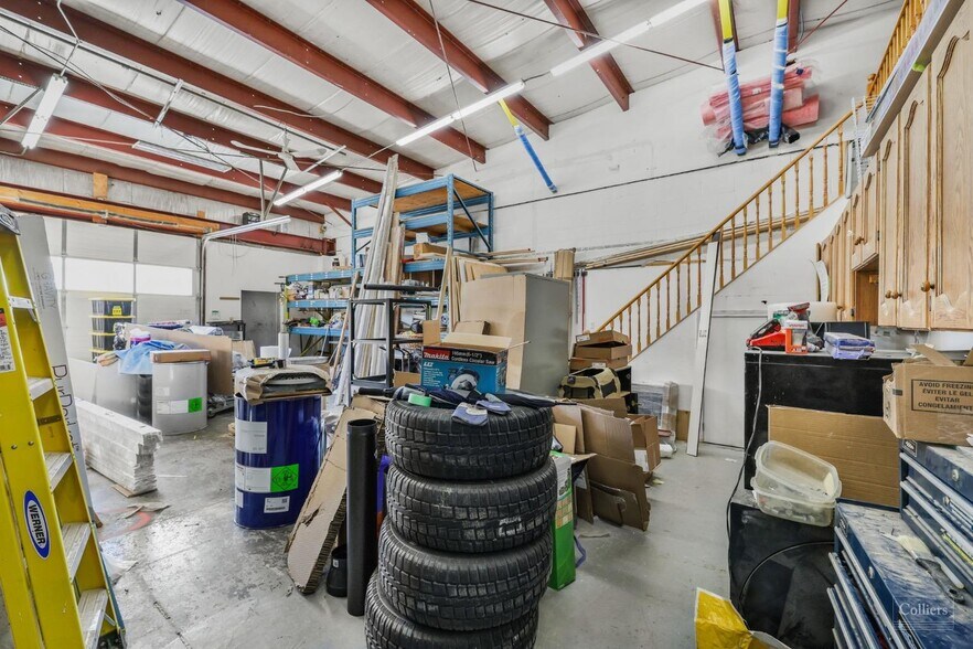 More Photos Of 38 Bigwin Rd, Hamilton Warehouse For Sale