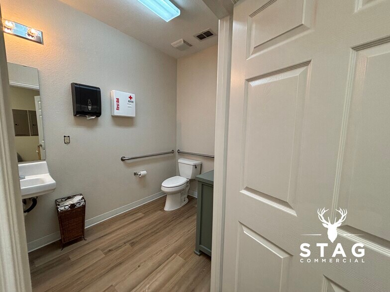 More Photos Of 2540 Lillian Miller Pky, Denton Office For Lease