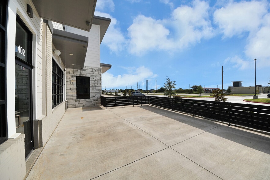 More Photos Of 30625 Kingsland Blvd, Brookshire Storefront For Sale