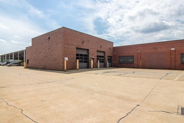 More Photos Of 15317 Chatfield Ave, Cleveland Warehouse For Lease