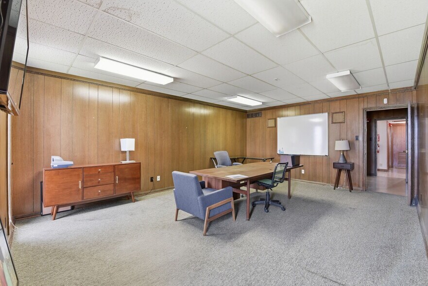 More Photos Of 13026 Rosecrest Dr, Houston Office For Lease