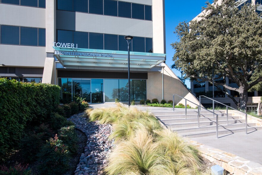 More Photos Of 4150 International Plz, Fort Worth Office For Lease