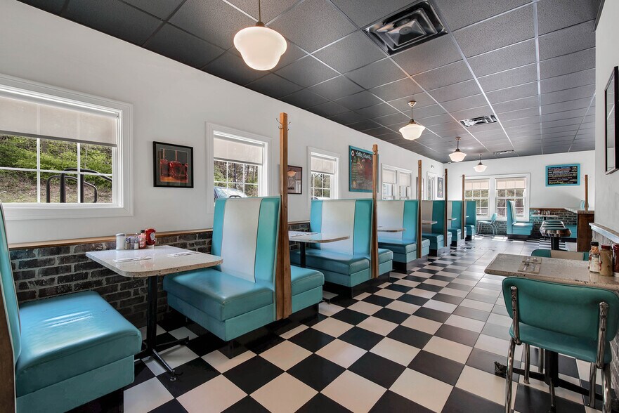 More Photos Of 787 Main St S, Woodbury Storefront Retail Office For Sale