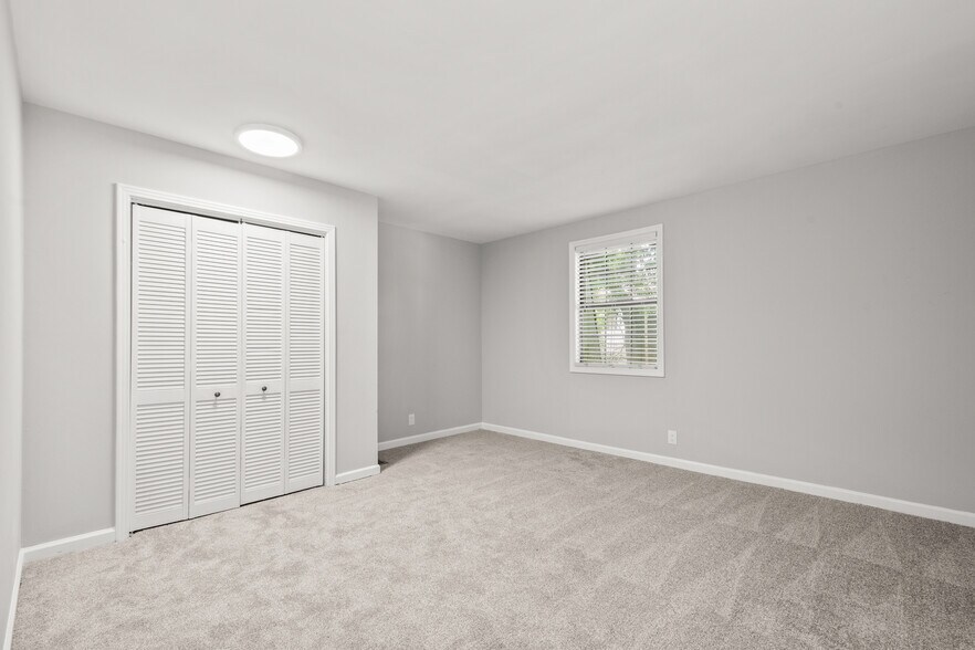 More Photos Of 324 Walton Ferry Rd, Hendersonville Apartments For Sale