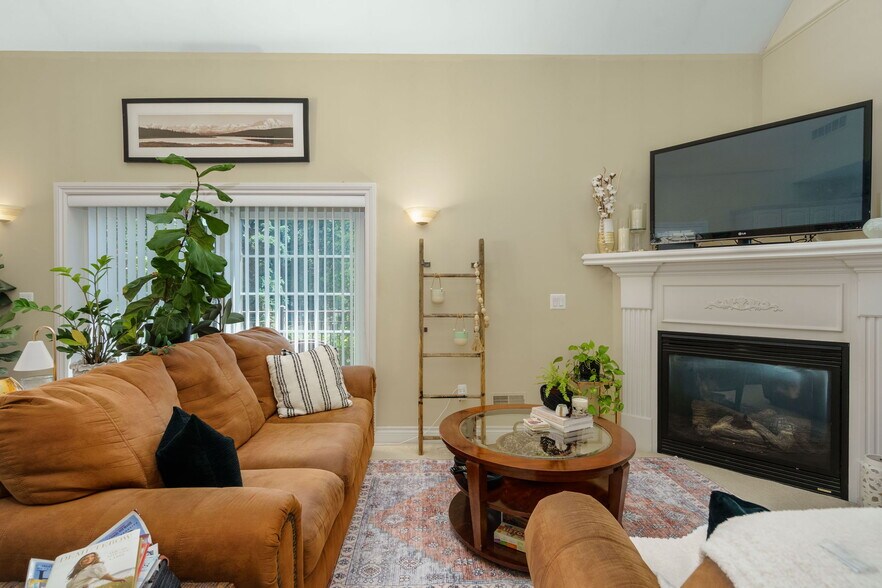 More Photos Of 206 E Liberty St, Milford Office For Sale