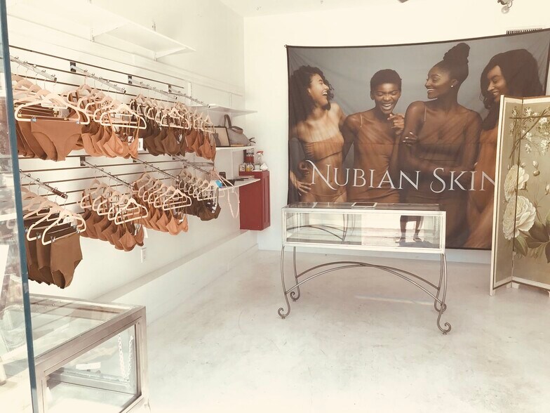 More Photos Of 7449-7451 Melrose Ave, Los Angeles Office For Sale