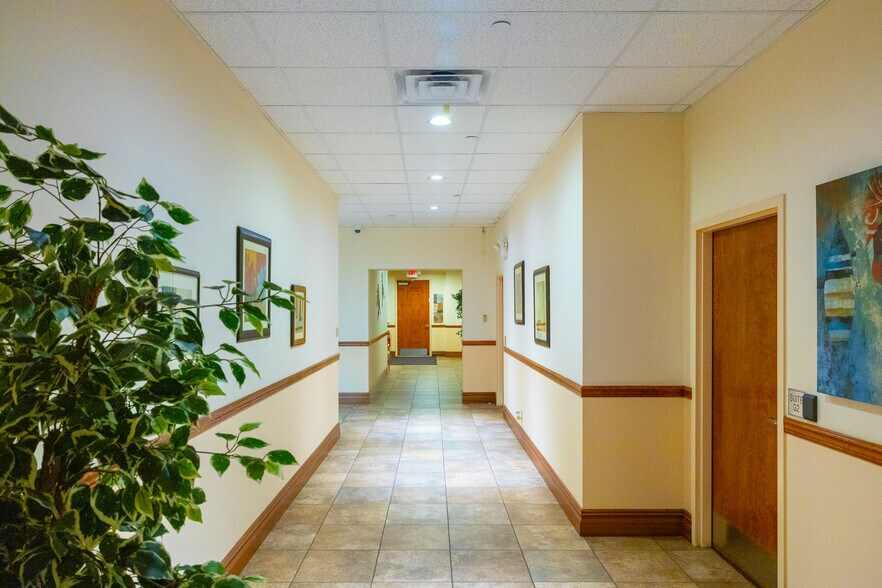 More Photos Of 202-206 Pegasus Ave, Northvale Warehouse For Lease