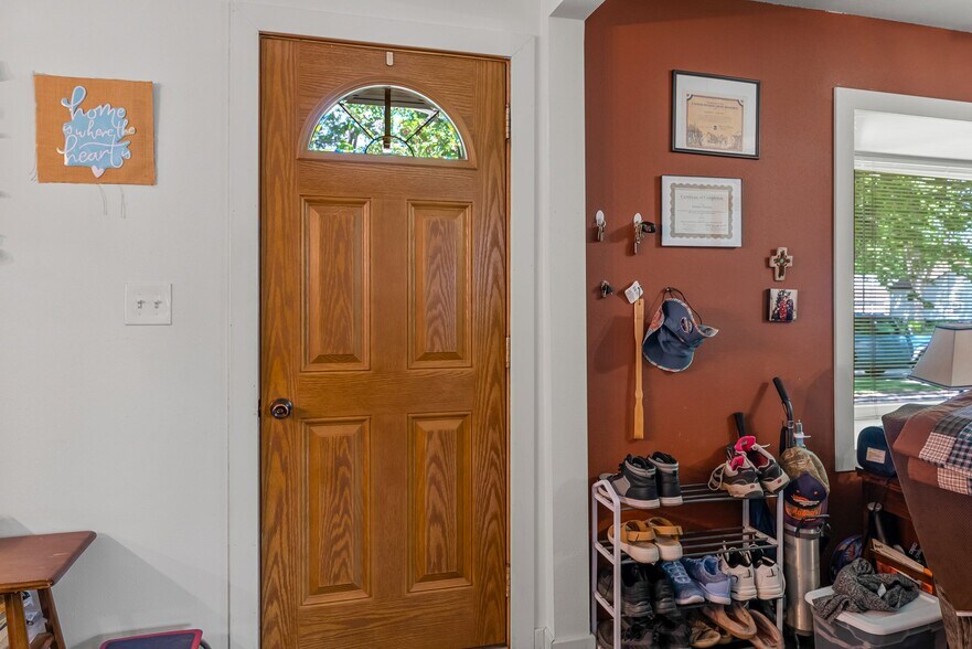 More Photos Of 820 N 6th St, Montevideo Apartments For Sale