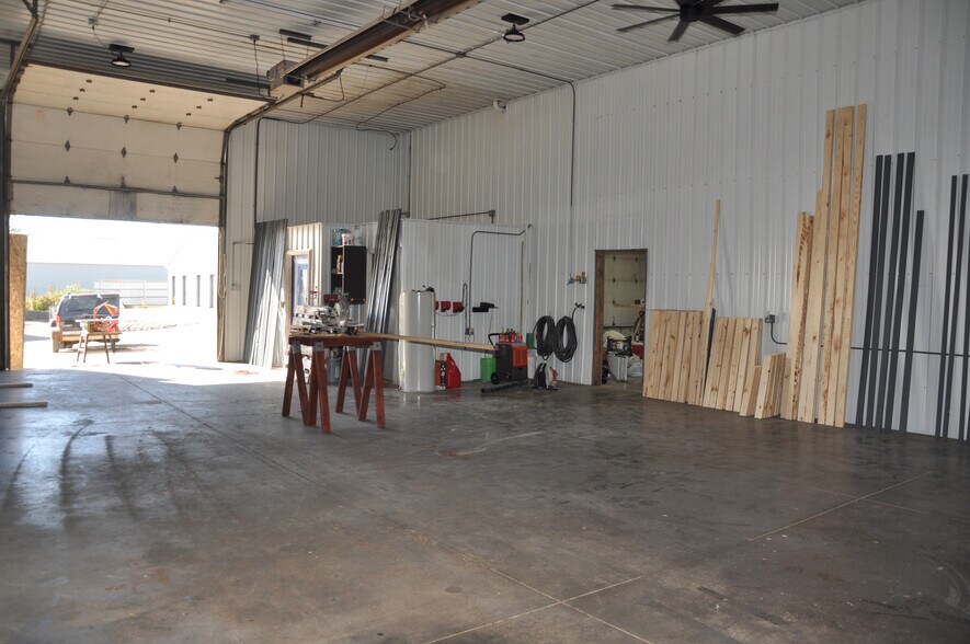 More Photos Of 4306 Highway 12 SE, Delano Self Storage For Lease