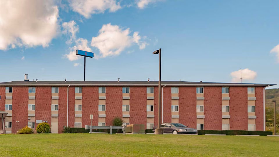 More Photos Of 1064 PA-93, Drums, PA 18222, Drums Hotel For Sale