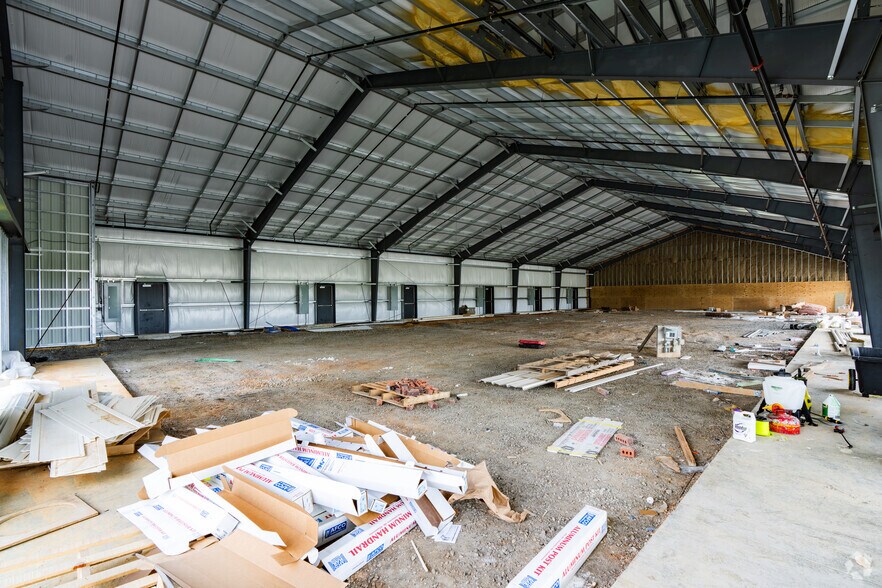 More Photos Of 124 Ernest R. Kouma Blvd, Radcliff Storefront For Lease