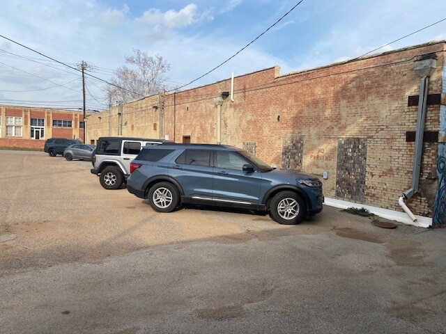More Photos Of 117 E Tyler St, Athens Storefront Retail Office For Lease