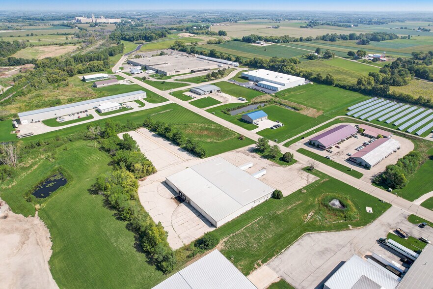 More Photos Of 761 N Parkway St, Jefferson Distribution For Sale