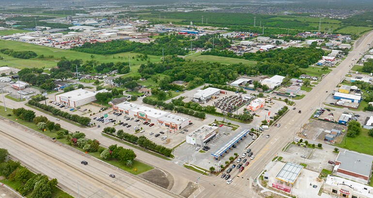 More Photos Of 1103 W Main St, La Porte Service Station For Sale