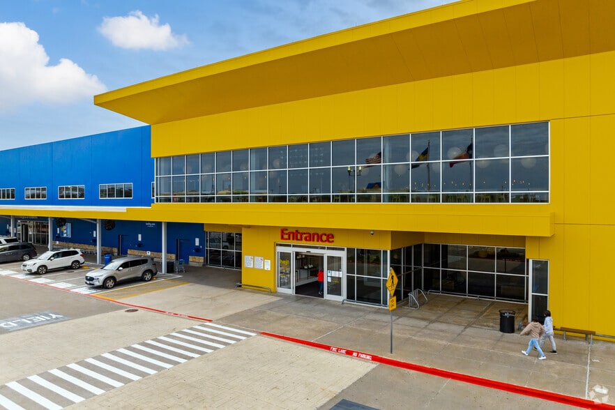 More Photos Of 8008 State Highway 121, Frisco Unknown For Lease