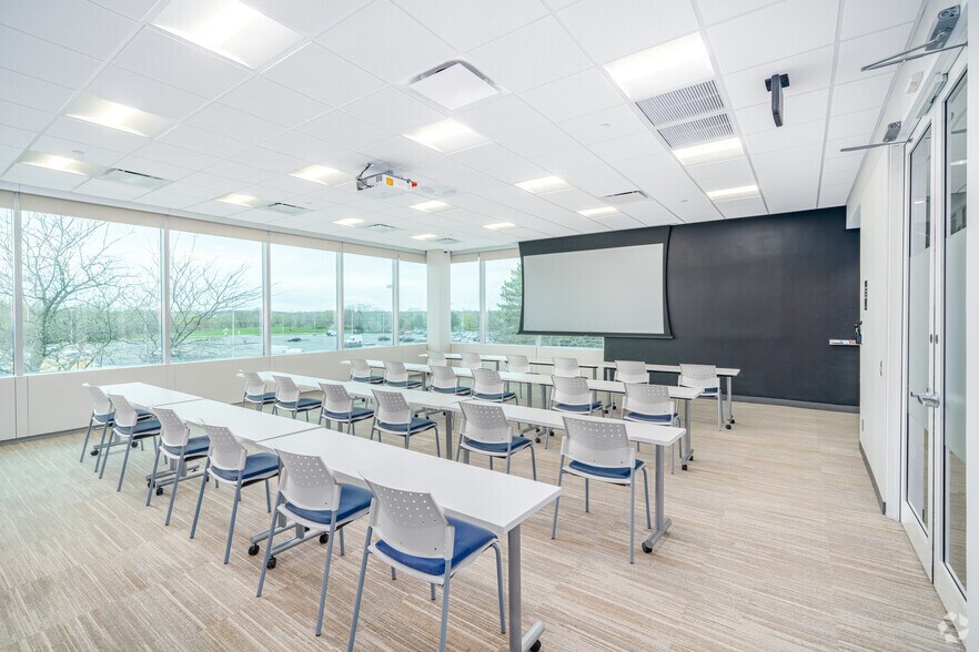 More Photos Of 1930 Innovation Way, Libertyville Manufacturing For Lease