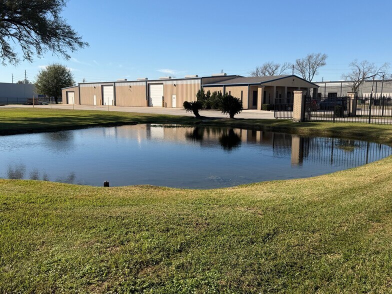 More Photos Of 1330 Bammel Rd, Houston Industrial For Sale