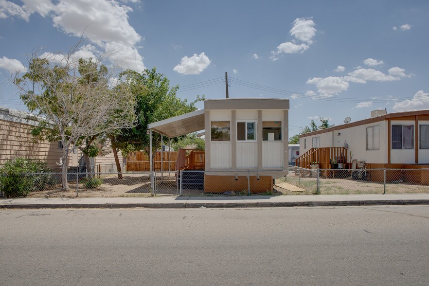 More Photos Of 535 W Atkins Ave, Ridgecrest Manufactured Housing Mobile Home Park For Sale