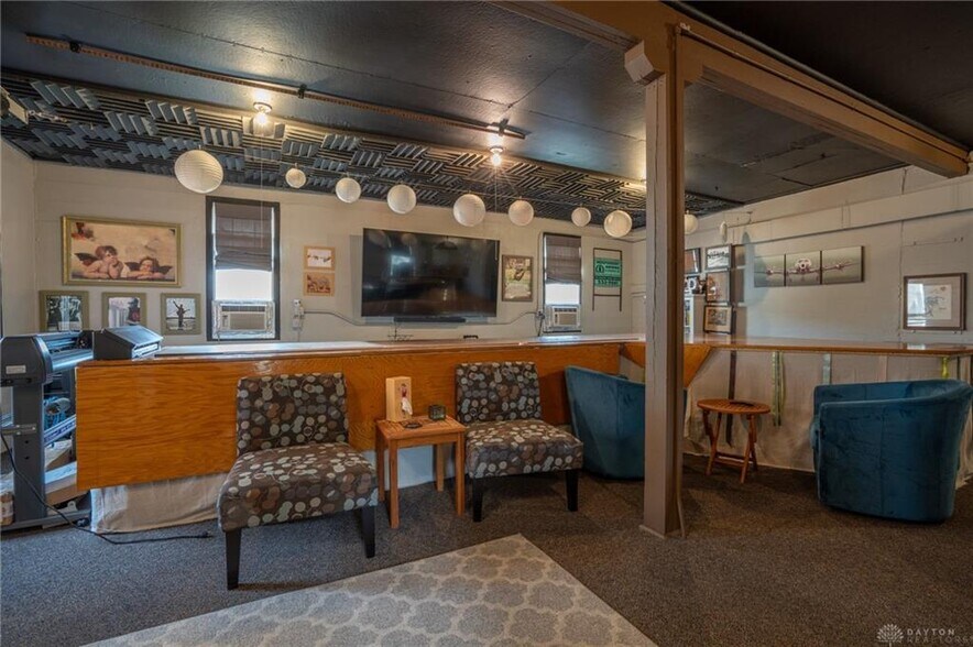 More Photos Of 324 Jones St, Dayton Office For Sale