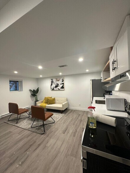 More Photos Of 66 Wellington St S, Hamilton Apartments For Sale