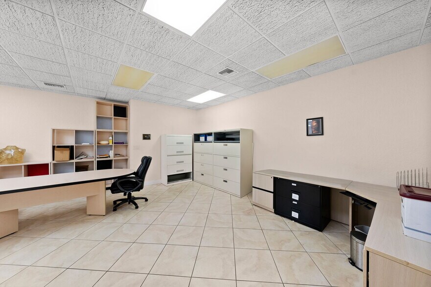 More Photos Of 611 Druid Rd E, Clearwater Medical For Sale