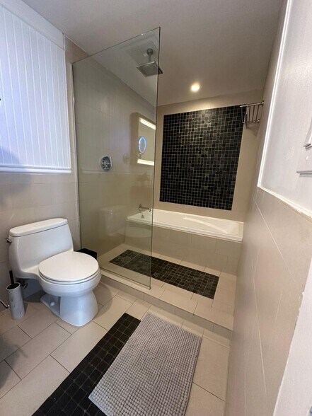 More Photos Of 17315 Collins Ave, Sunny Isles Beach Hotel For Sale