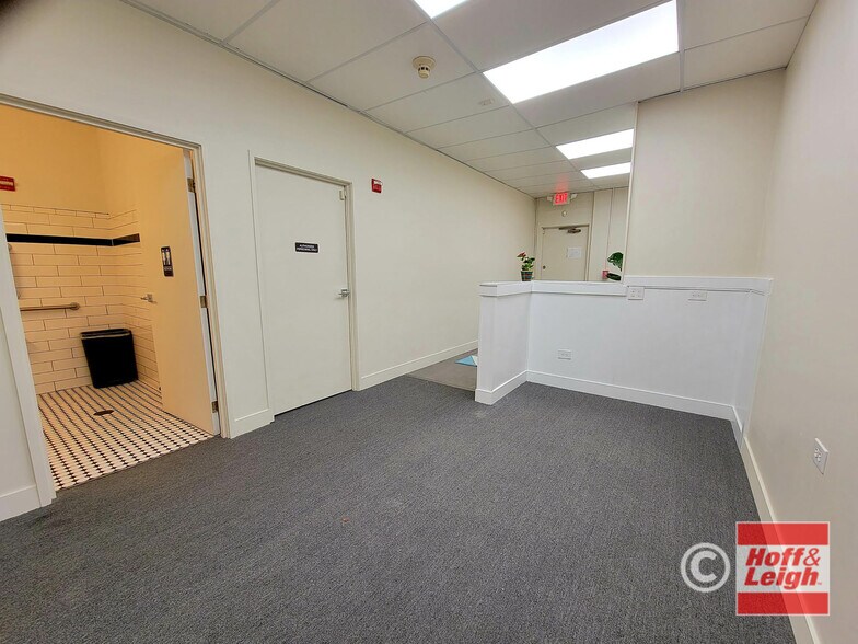 More Photos Of 1987 Wadsworth Blvd, Lakewood Office For Lease