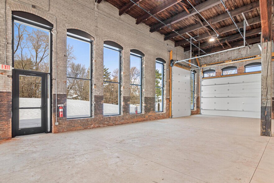 More Photos Of 207 Monroe St N, Hudson Warehouse For Sale