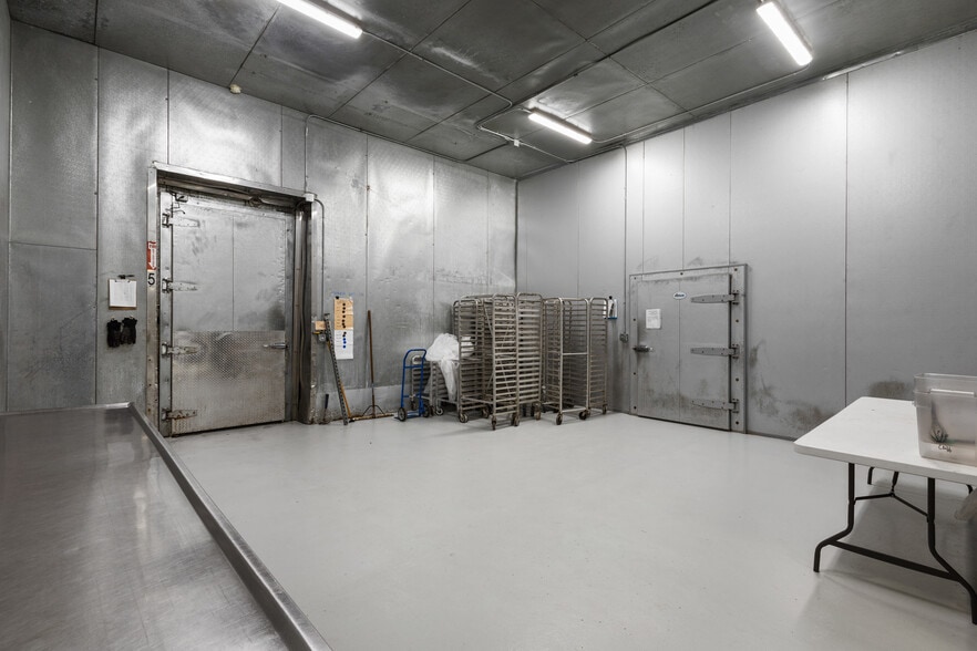 More Photos Of 875 Creel St, Melbourne Warehouse For Lease
