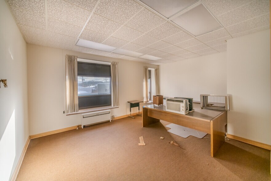 More Photos Of 100-106 S Main st, Ishpeming Bank For Sale