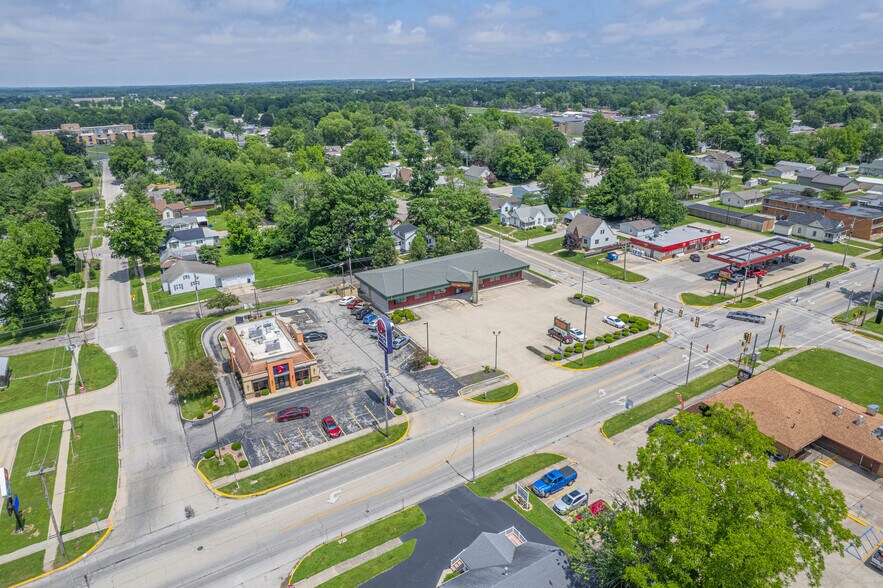 More Photos Of 912 E Main St, Olney General Retail For Lease