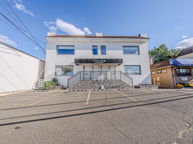More Photos Of 18-24 Johnson Ave, Hackensack Medical For Lease