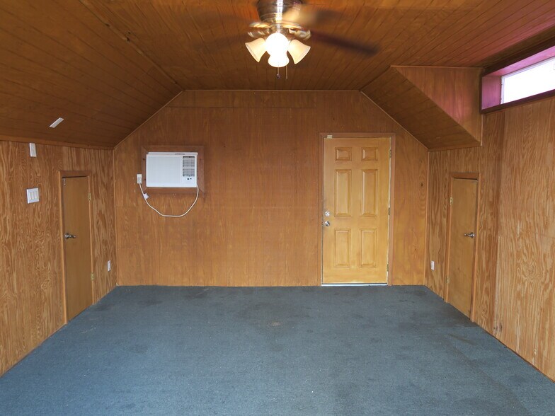 More Photos Of 5707 Schumacher Ln, Houston Auto Dealership For Lease