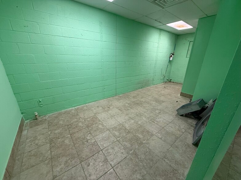 More Photos Of 1400-1412 Beverly Dr, Wichita Falls Unknown For Lease