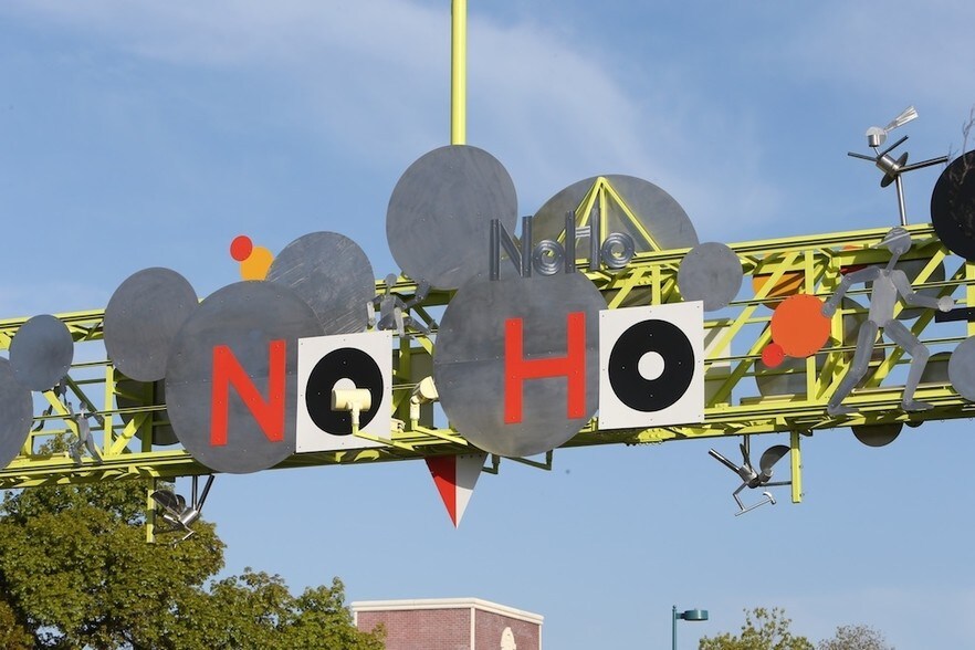 More Photos Of 4900-4906 Lankershim Blvd, North Hollywood Freestanding For Lease