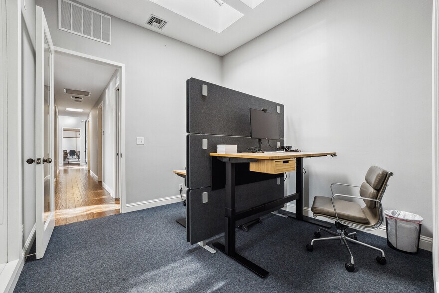 More Photos Of 247 High St, Palo Alto Office For Lease